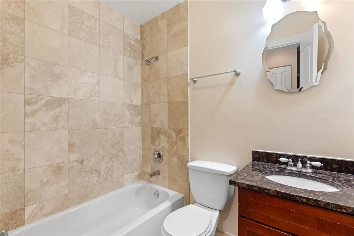 4016 N Central Park Ave, ,  60618, USA 60618-unit#3E-Chicago-IL