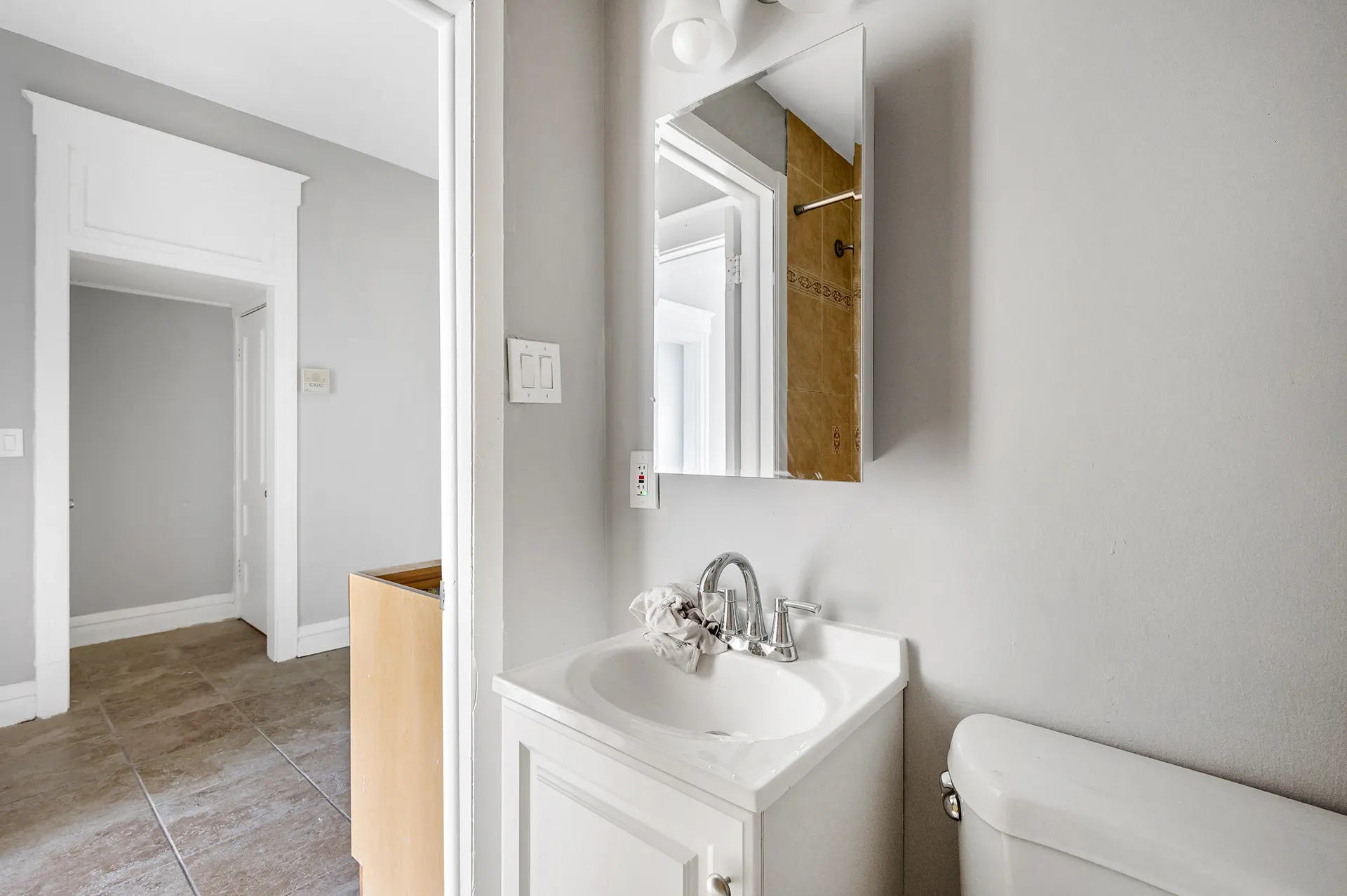 322 Lake St, Oak Park,  60302, USA 60302-unit#2F-Chicago-IL