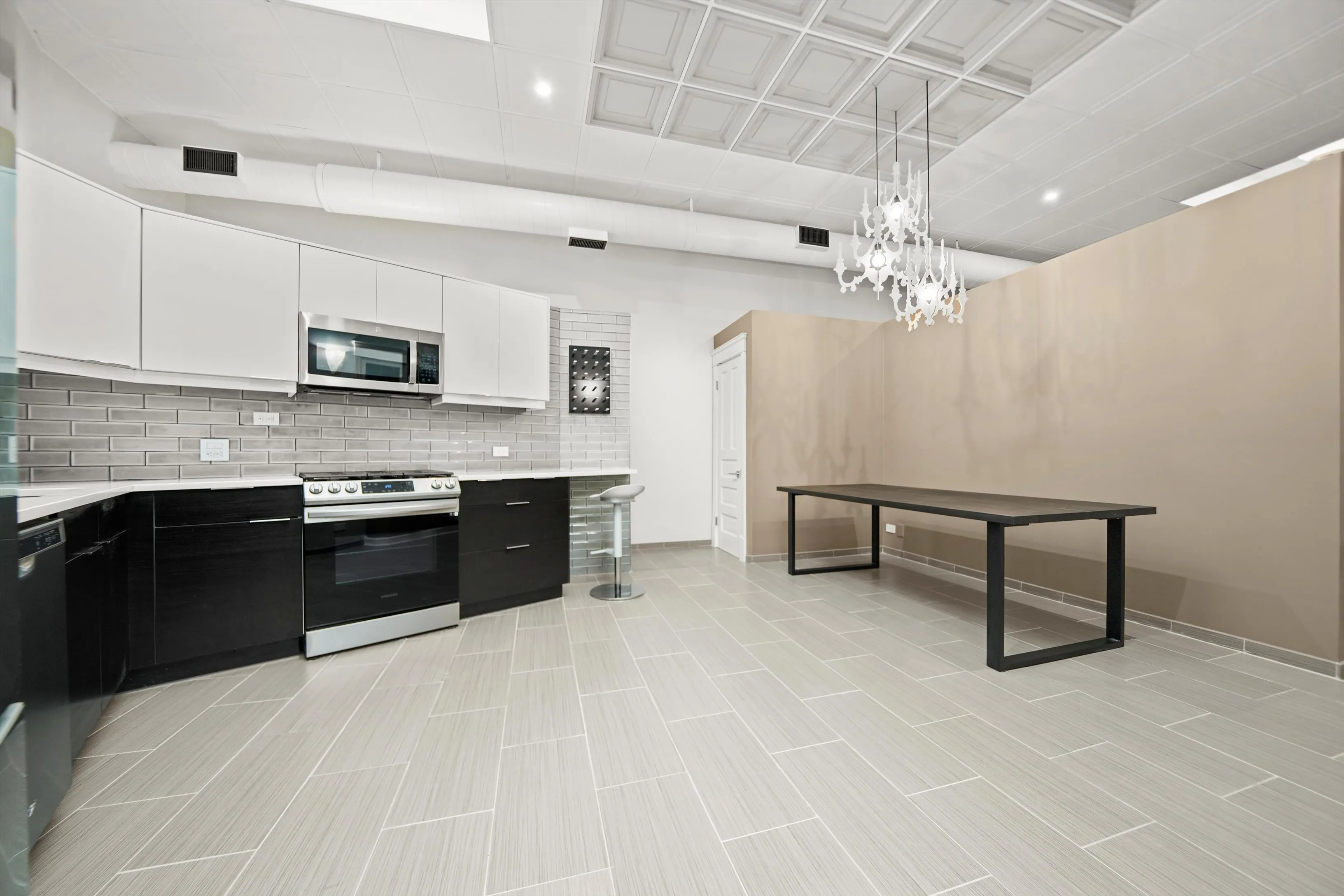 300 N Ogden Ave, ,  60607, USA 60607-unit#202-Chicago-IL