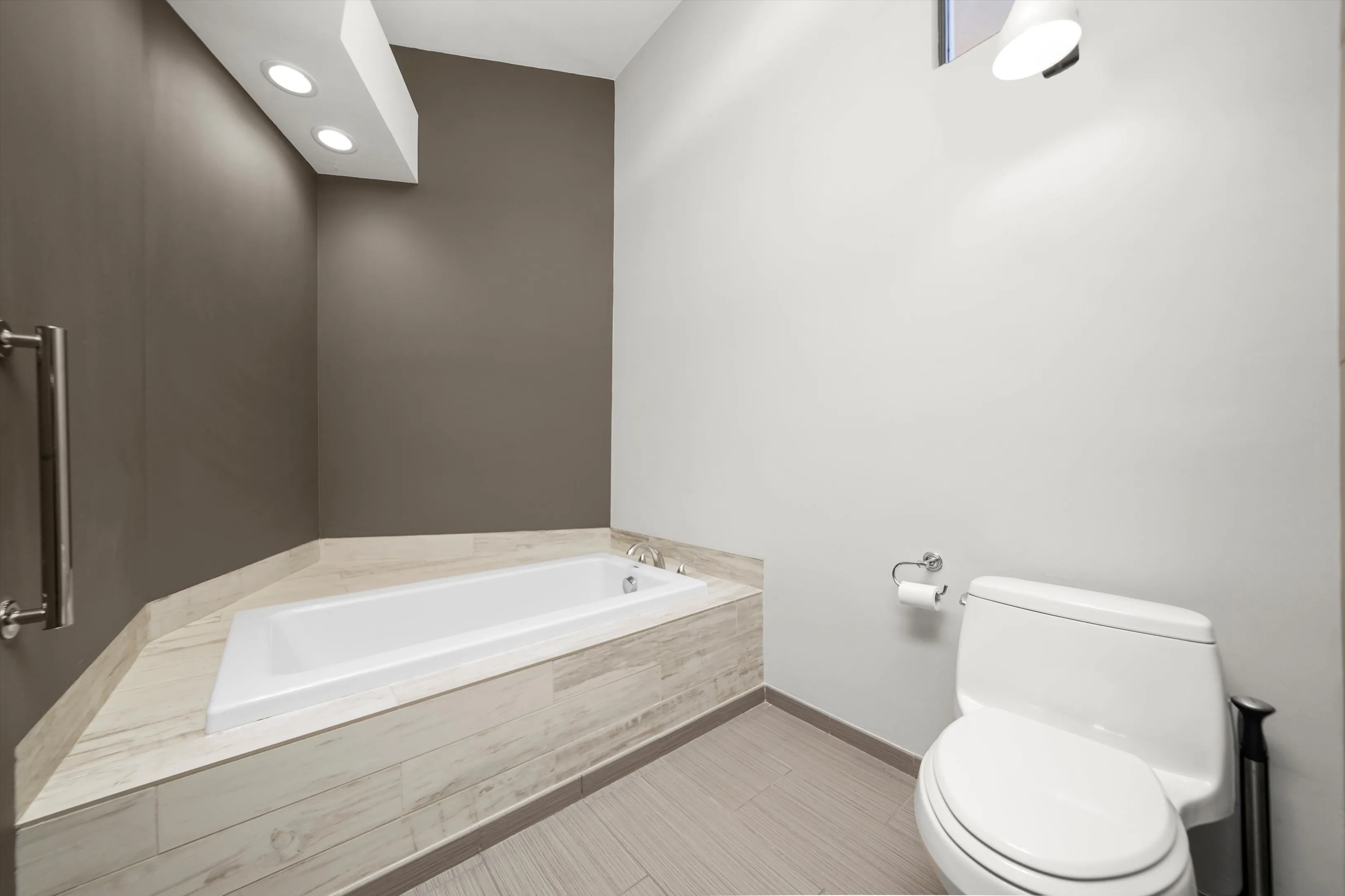 300 N Ogden Ave, ,  60607, USA 60607-unit#202-Chicago-IL