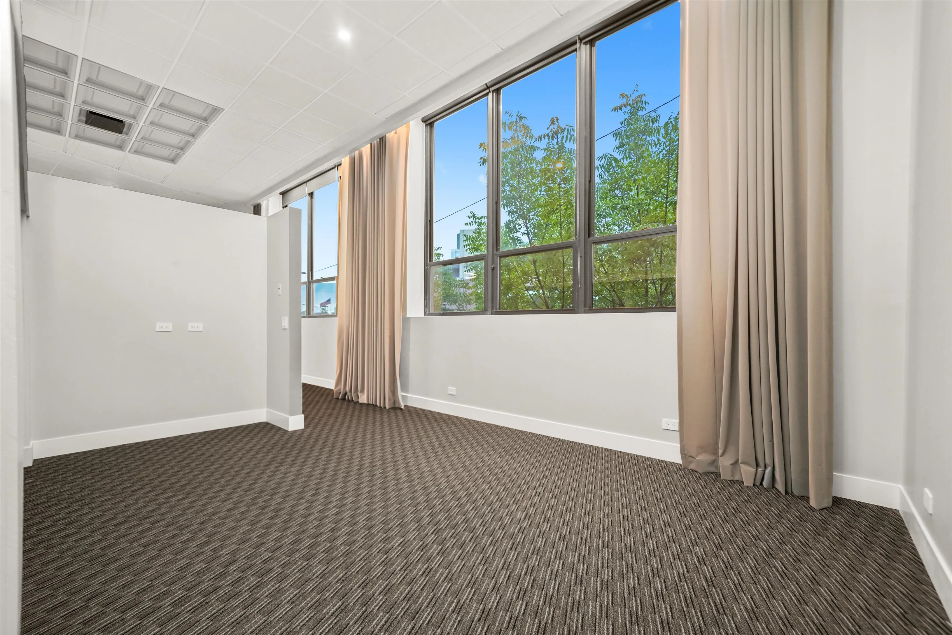 300 N Ogden Ave, ,  60607, USA 60607-unit#202-Chicago-IL