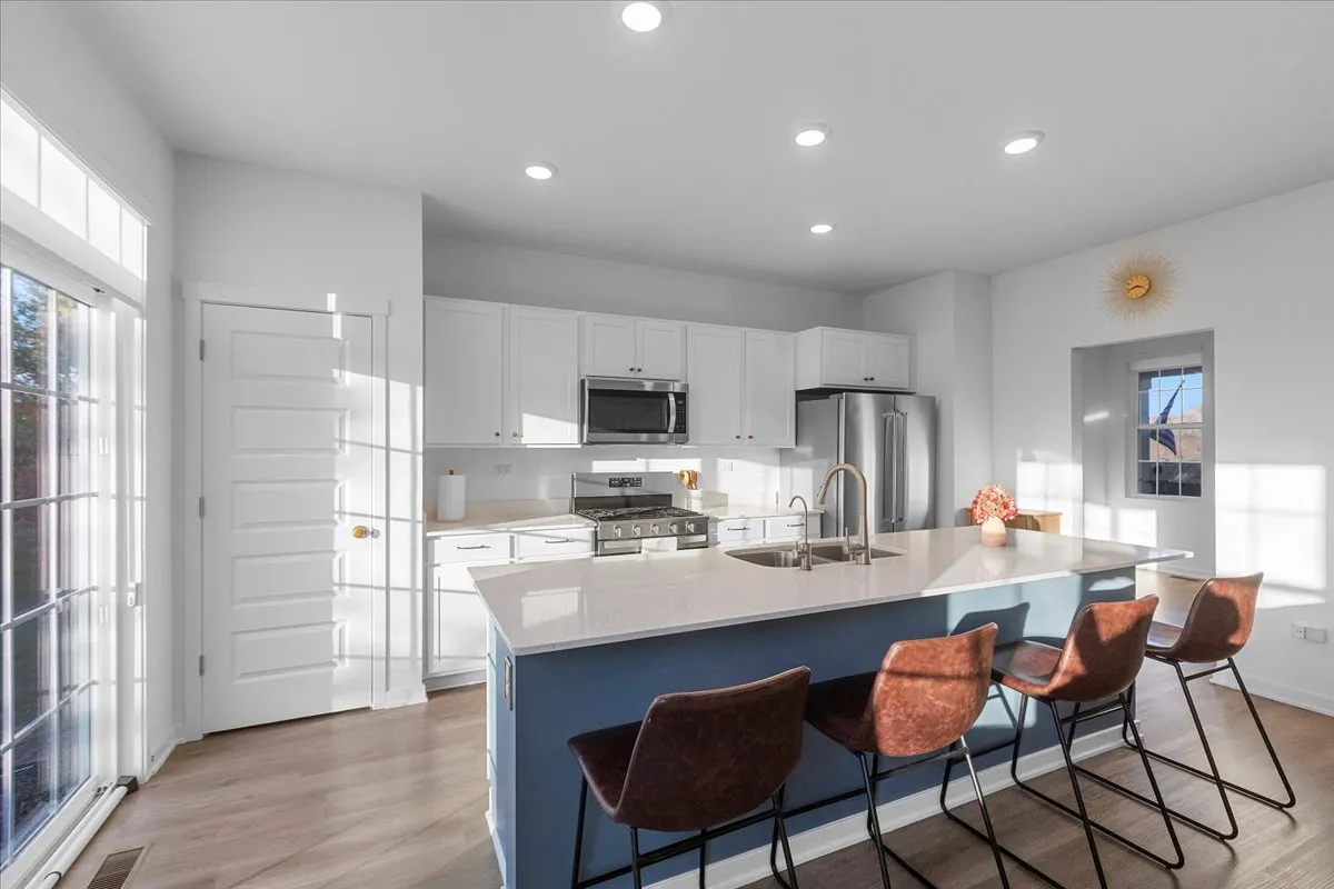 271 Charlestowne Lakes Dr, St. Charles, 60174, USA 60174-St Charles-IL