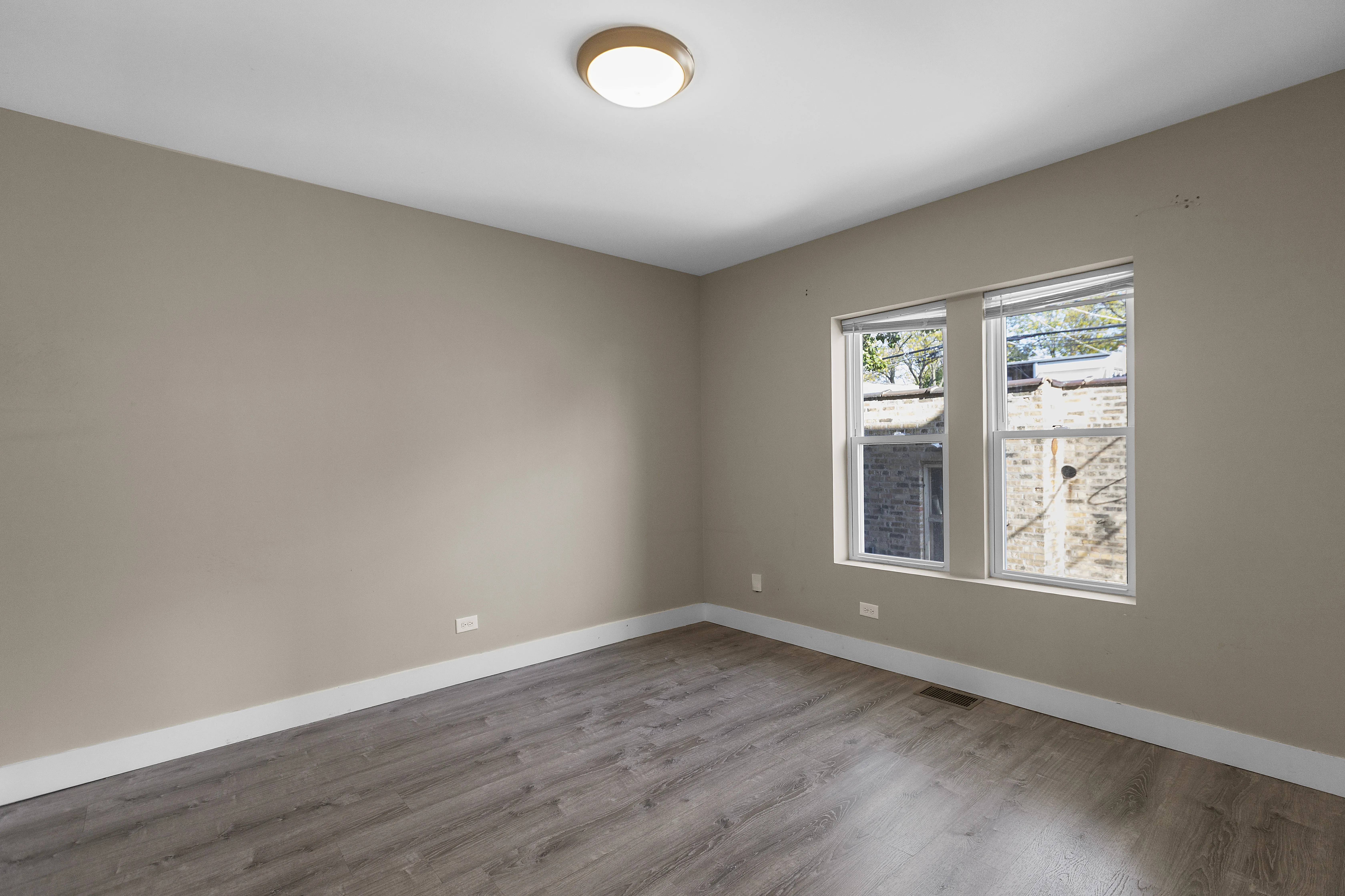 5731 N Washtenaw Ave, , 60659, USA 60659-unit#1R-Chicago-IL