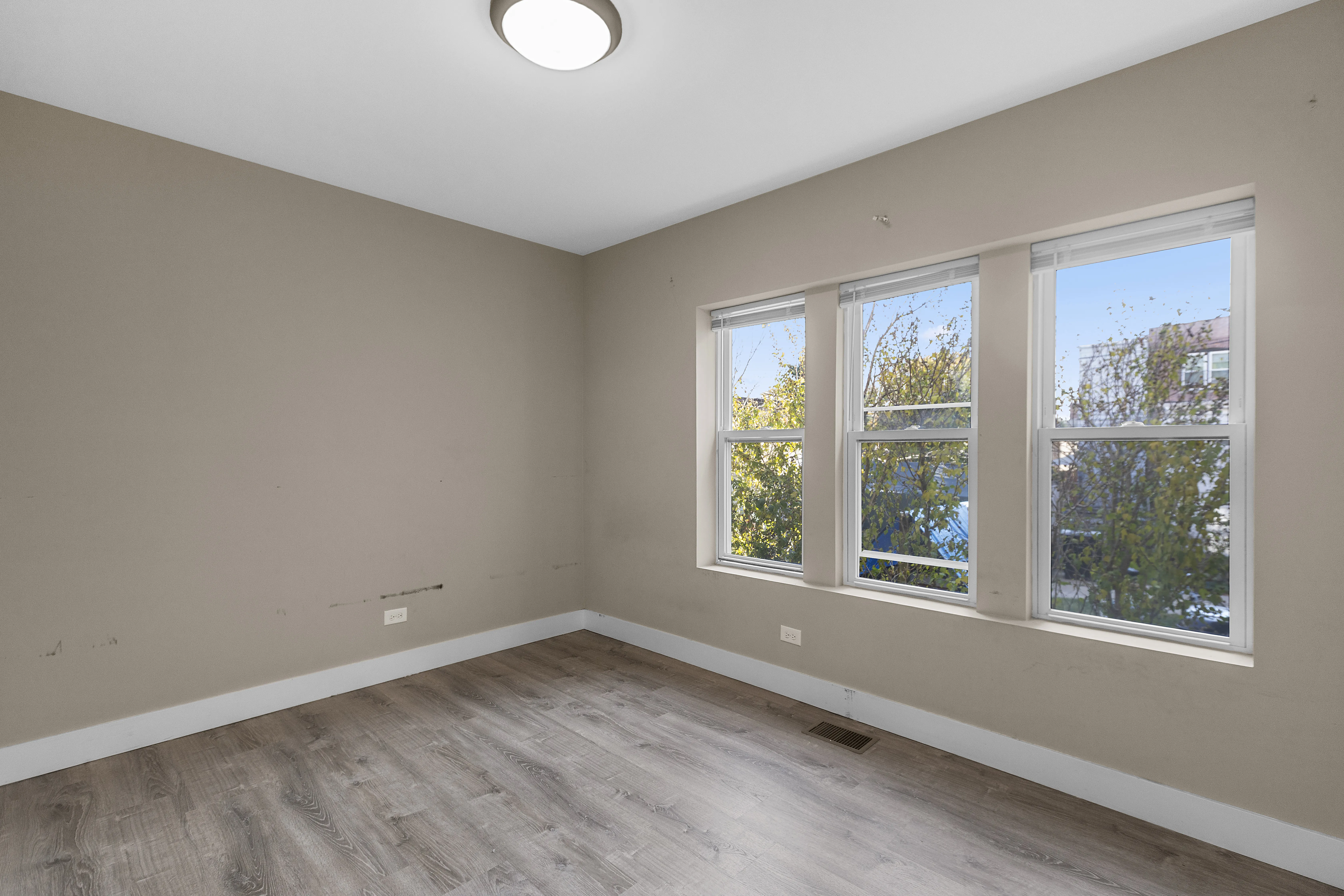 5731 N Washtenaw Ave, , 60659, USA 60659-unit#1R-Chicago-IL