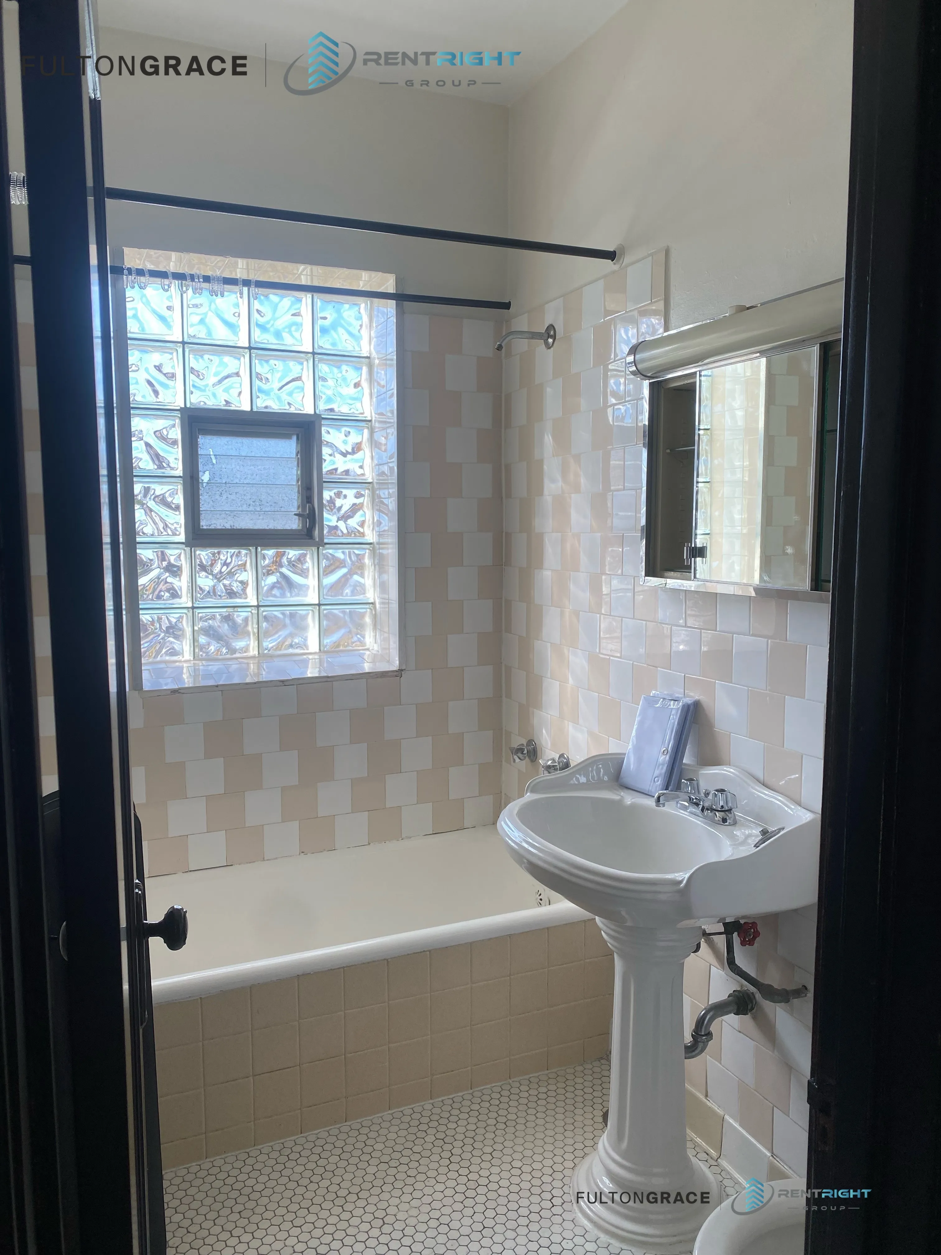 4006 W Cullom Ave, ,  60641, USA 60660-unit#H3-Chicago-IL