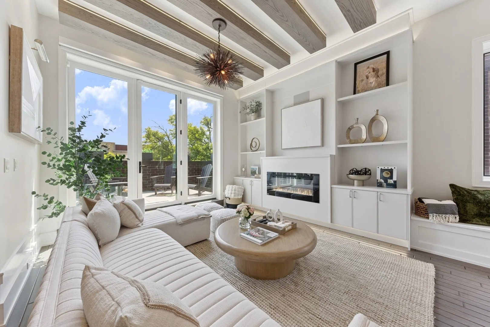 2756 N Magnolia Ave, ,  60614, USA 60614-unit#PH-Chicago-IL