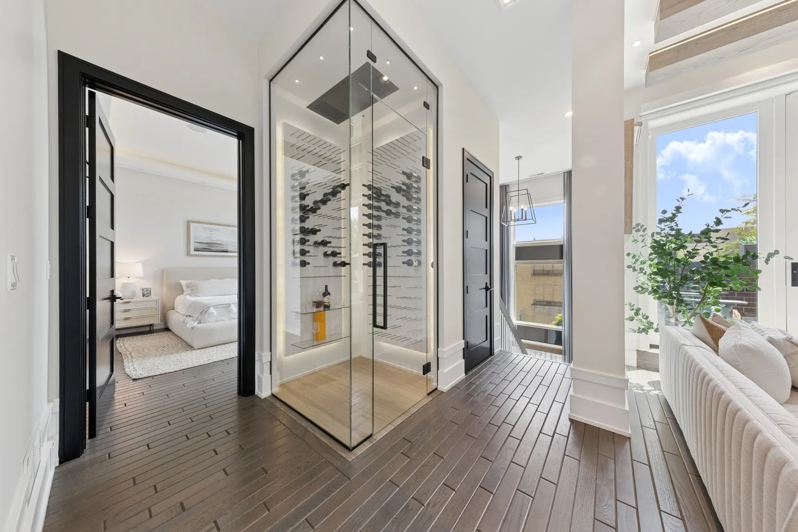 2756 N Magnolia Ave, ,  60614, USA 60614-unit#PH-Chicago-IL