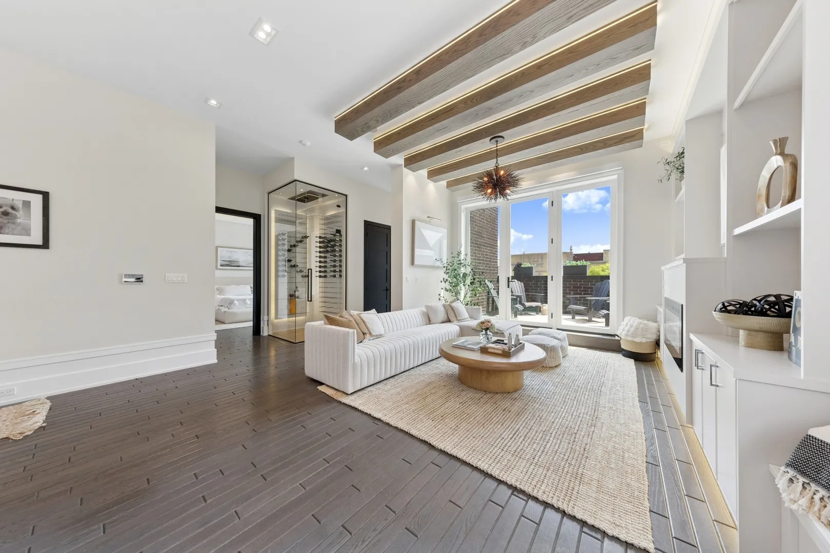 2756 N Magnolia Ave, ,  60614, USA 60614-unit#PH-Chicago-IL