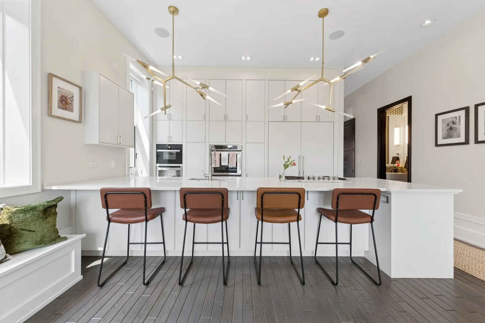 2756 N Magnolia Ave, ,  60614, USA 60614-unit#PH-Chicago-IL