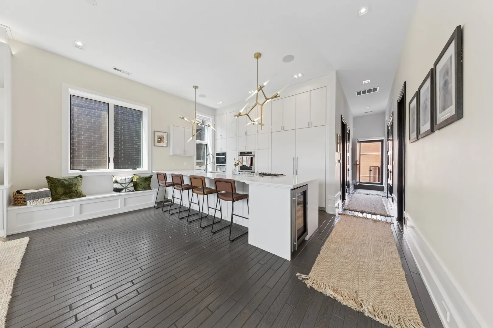 2756 N Magnolia Ave, ,  60614, USA 60614-unit#PH-Chicago-IL