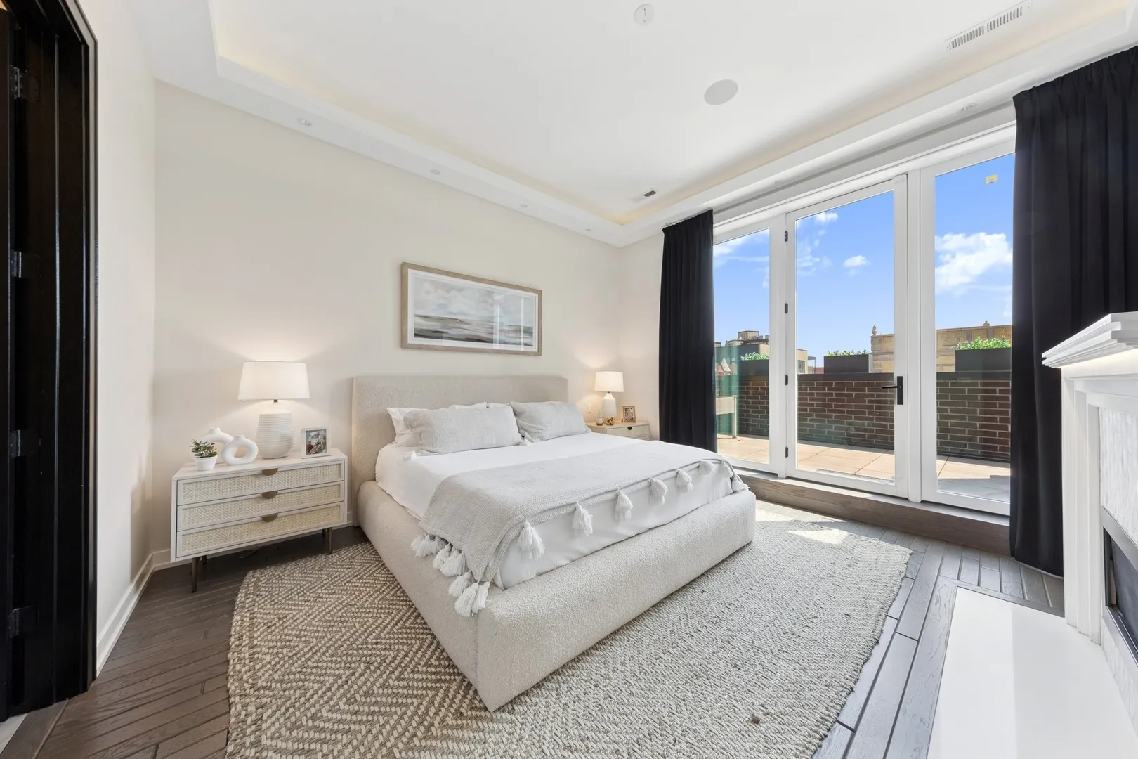 2756 N Magnolia Ave, ,  60614, USA 60614-unit#PH-Chicago-IL