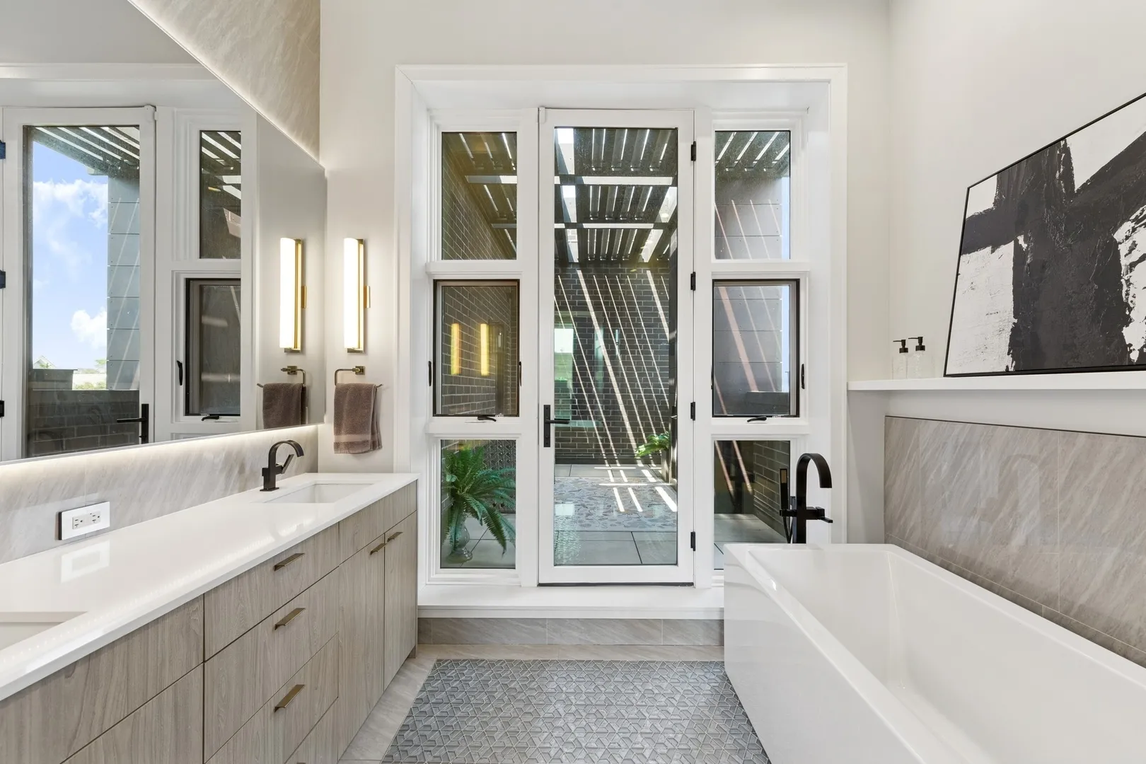 2756 N Magnolia Ave, ,  60614, USA 60614-unit#PH-Chicago-IL