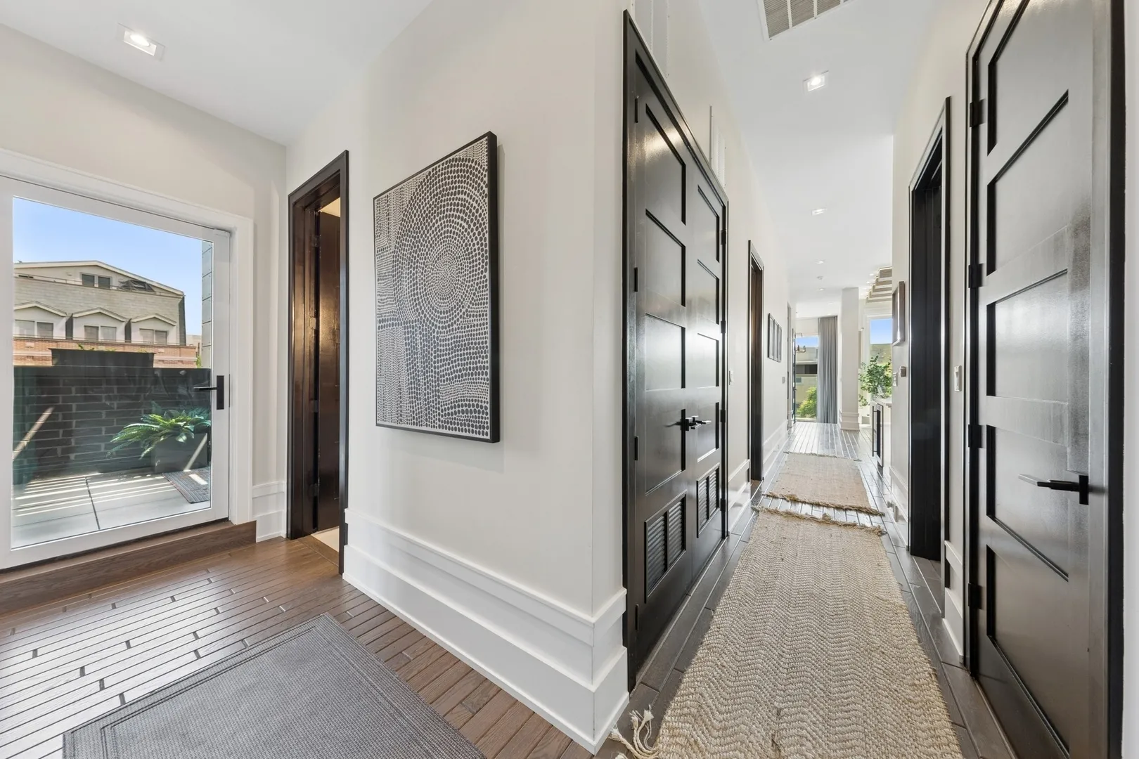 2756 N Magnolia Ave, ,  60614, USA 60614-unit#PH-Chicago-IL