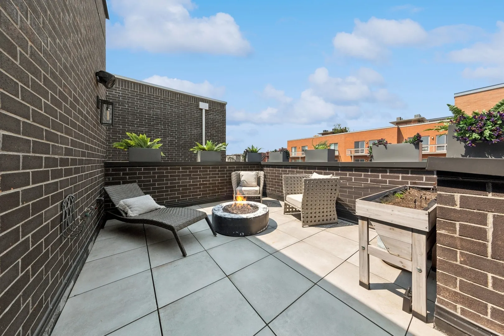2756 N Magnolia Ave, ,  60614, USA 60614-unit#PH-Chicago-IL