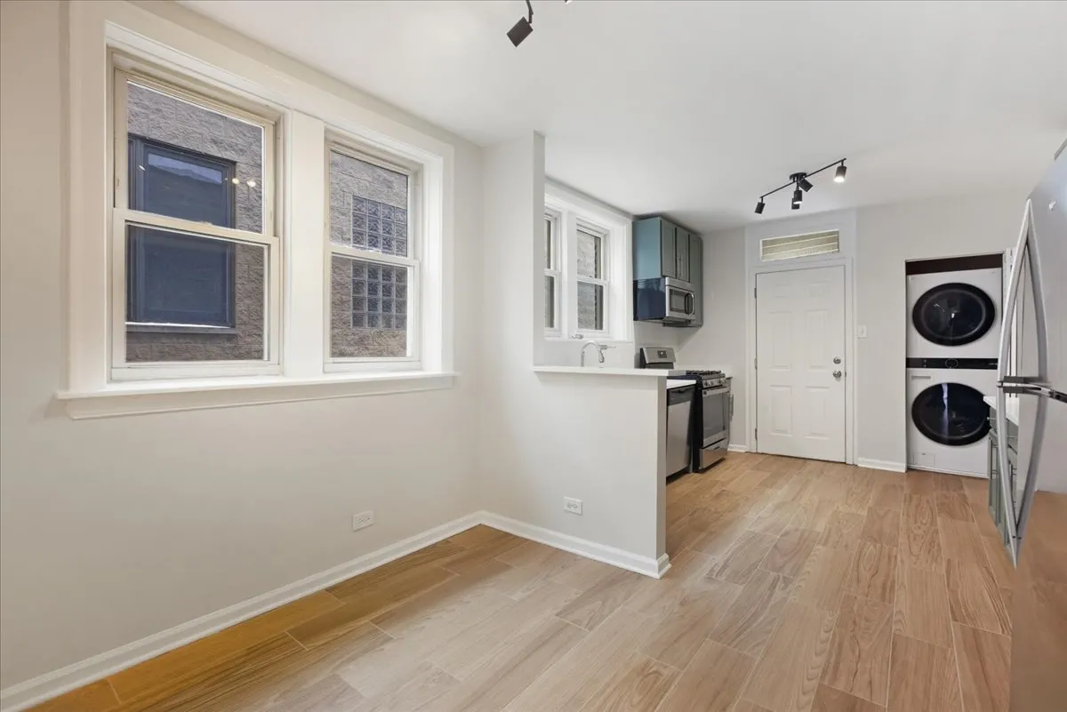 6136 N Mozart St, , 60659, USA 60659-unit#4-Chicago-IL