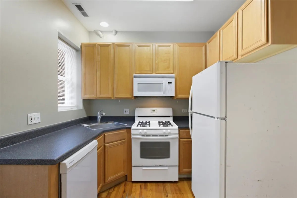 1638 W Warren Blvd, ,  60612, USA 60612-unit#1R-Chicago-IL