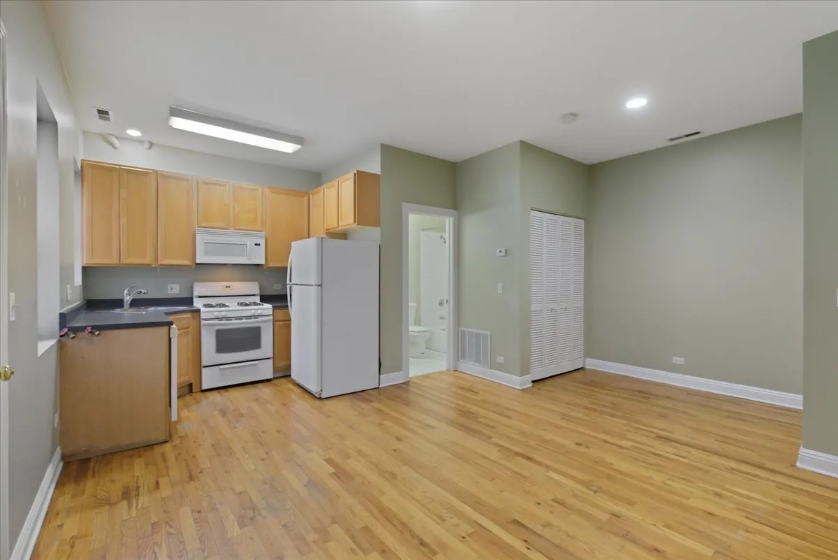 1638 W Warren Blvd, ,  60612, USA 60612-unit#1R-Chicago-IL