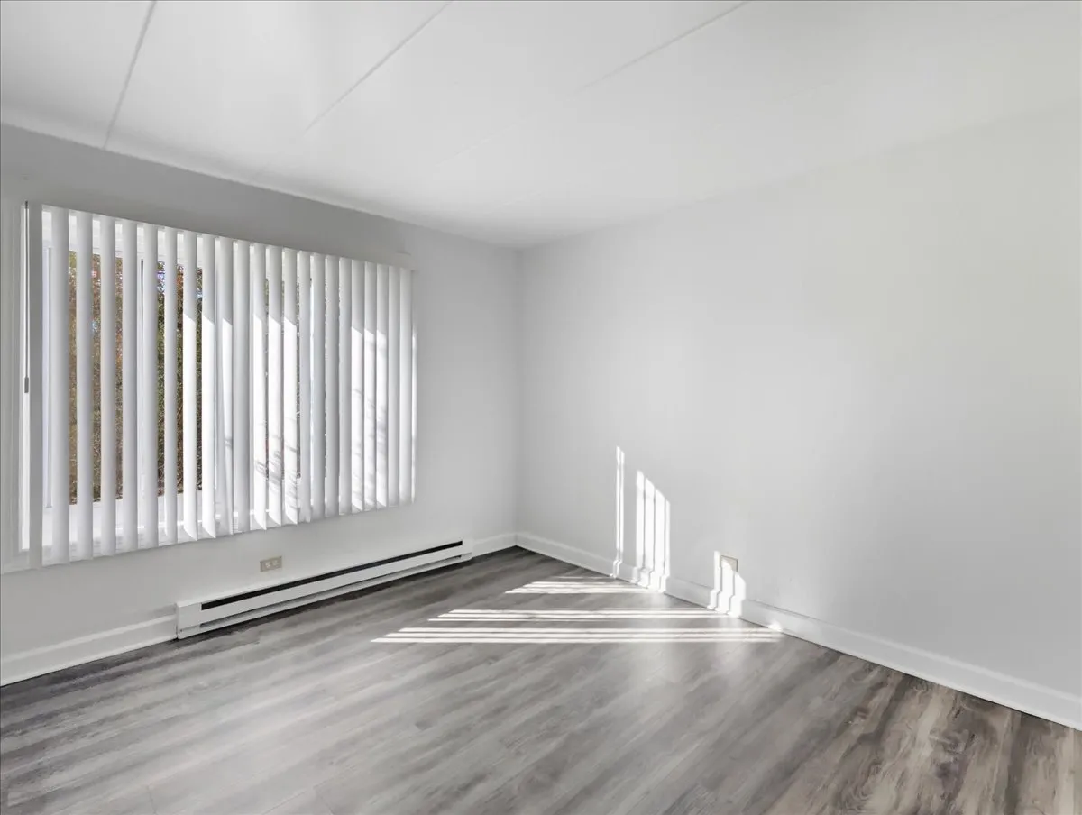 350 S Main St, ,  60084, USA 60084-unit#12-Wauconda-IL