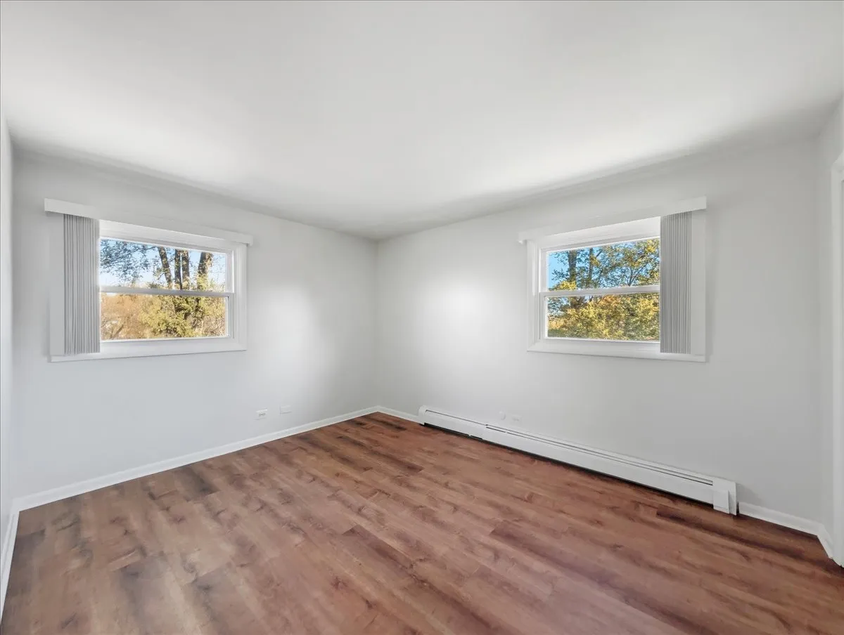 126 W Washington St, ,  60073, USA 60073-unit#323-Round Lake-IL