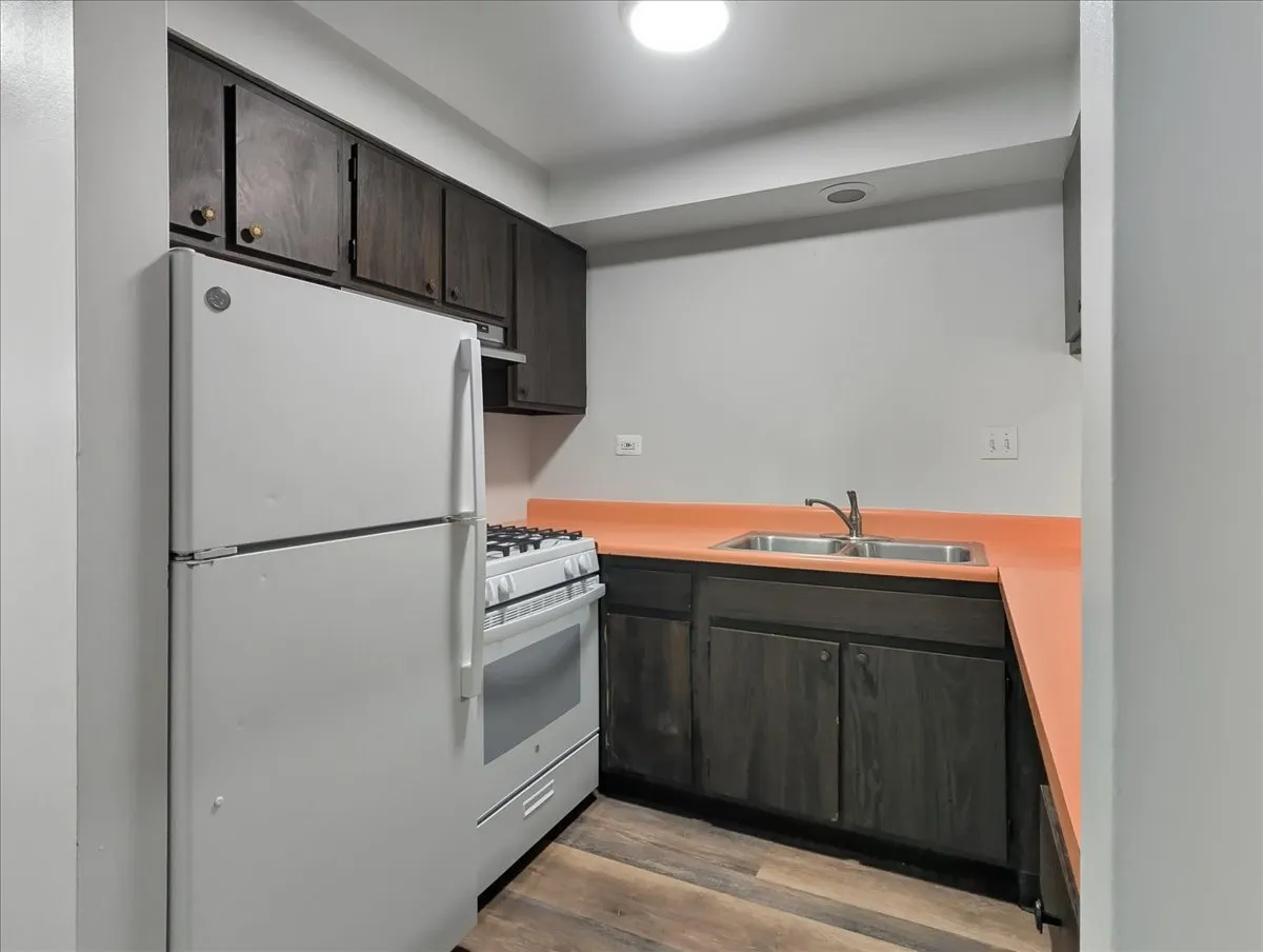 126 W Washington St, ,  60073, USA 60073-unit#323-Round Lake-IL