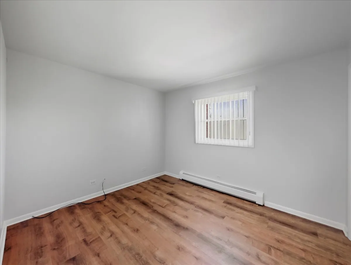 126 W Washington St, ,  60073, USA 60073-unit#323-Round Lake-IL