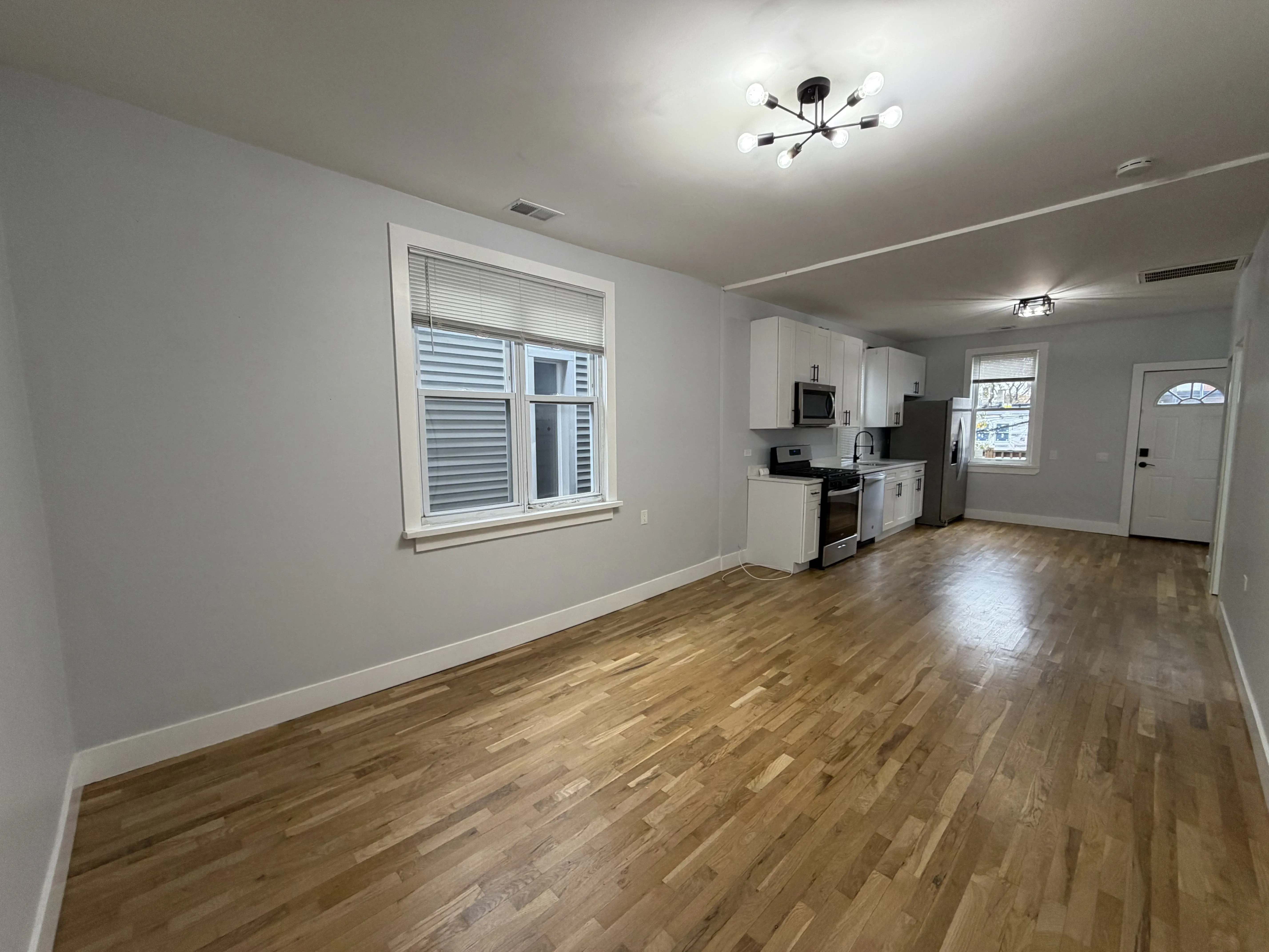 1626 N Washtenaw Ave, ,  60647, USA 60647-unit#2R-Chicago-IL