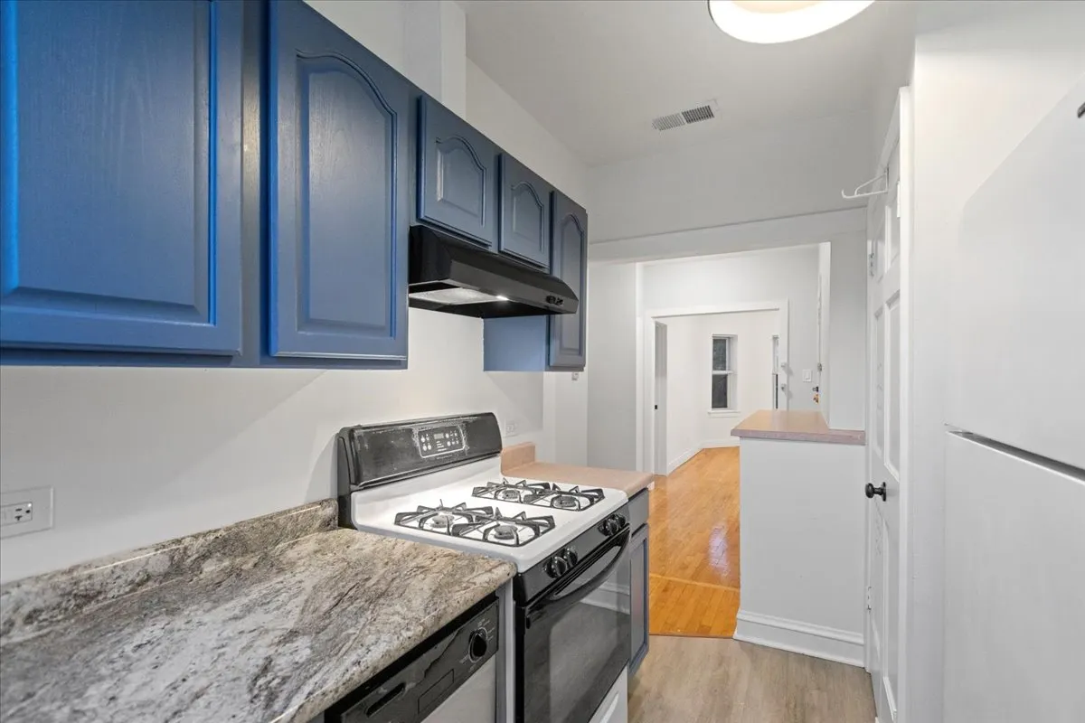 4055 N Spaulding Ave, ,  60618, USA 60618-unit#1-Chicago-IL