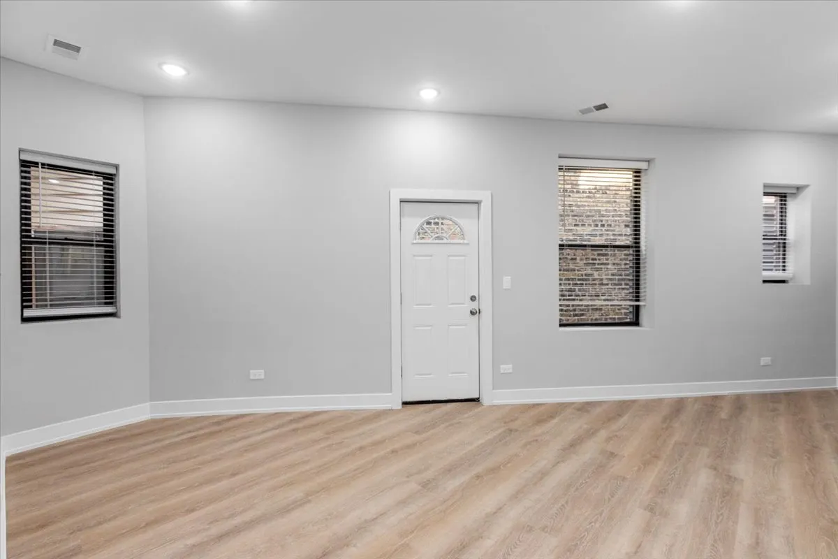 3001 N Central Park Ave, ,  60618, USA 60618-unit#M3-Chicago-IL