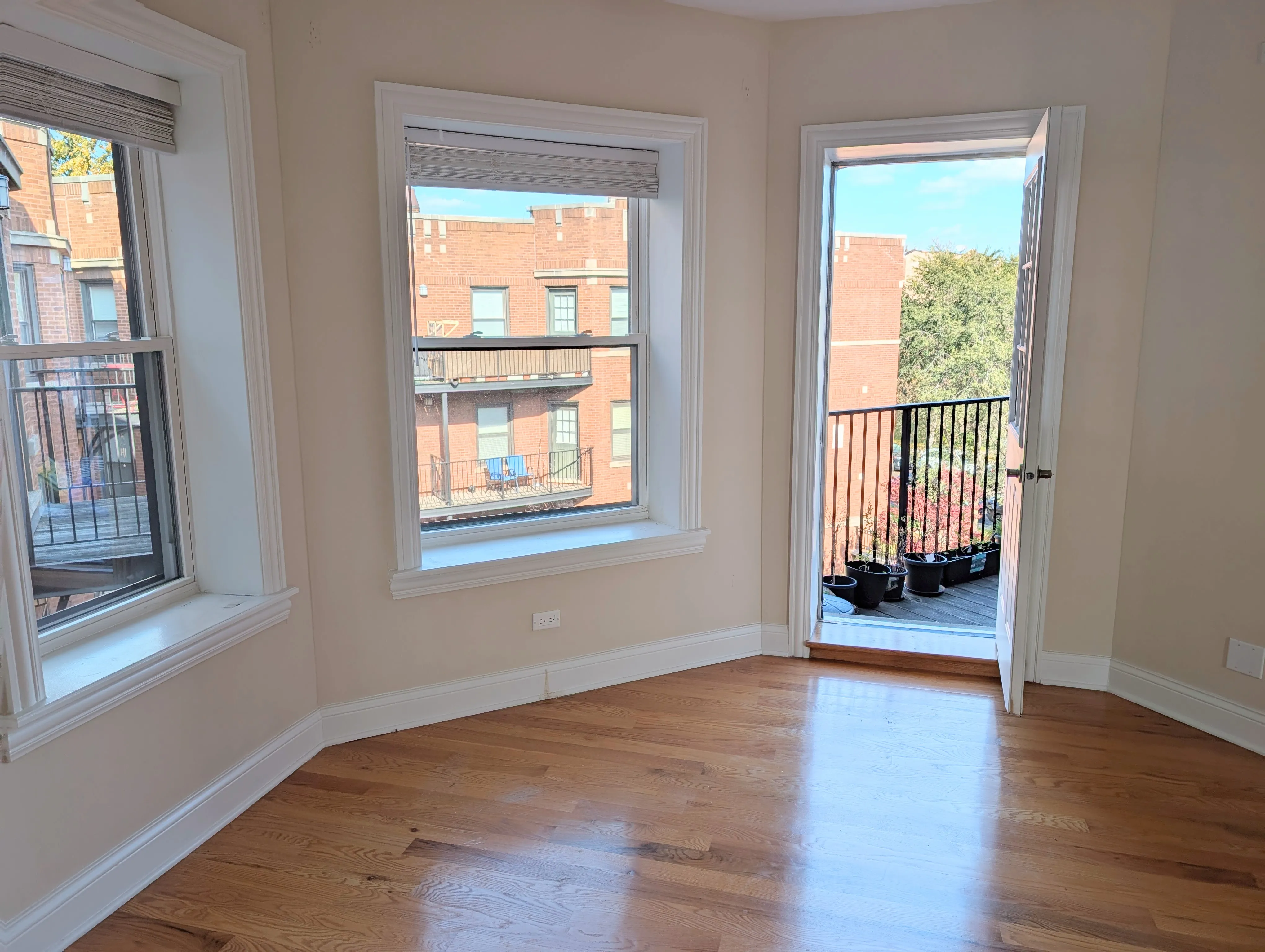 4014 N Central Park Ave, ,  60618, USA 60618-unit#3W-Chicago-IL