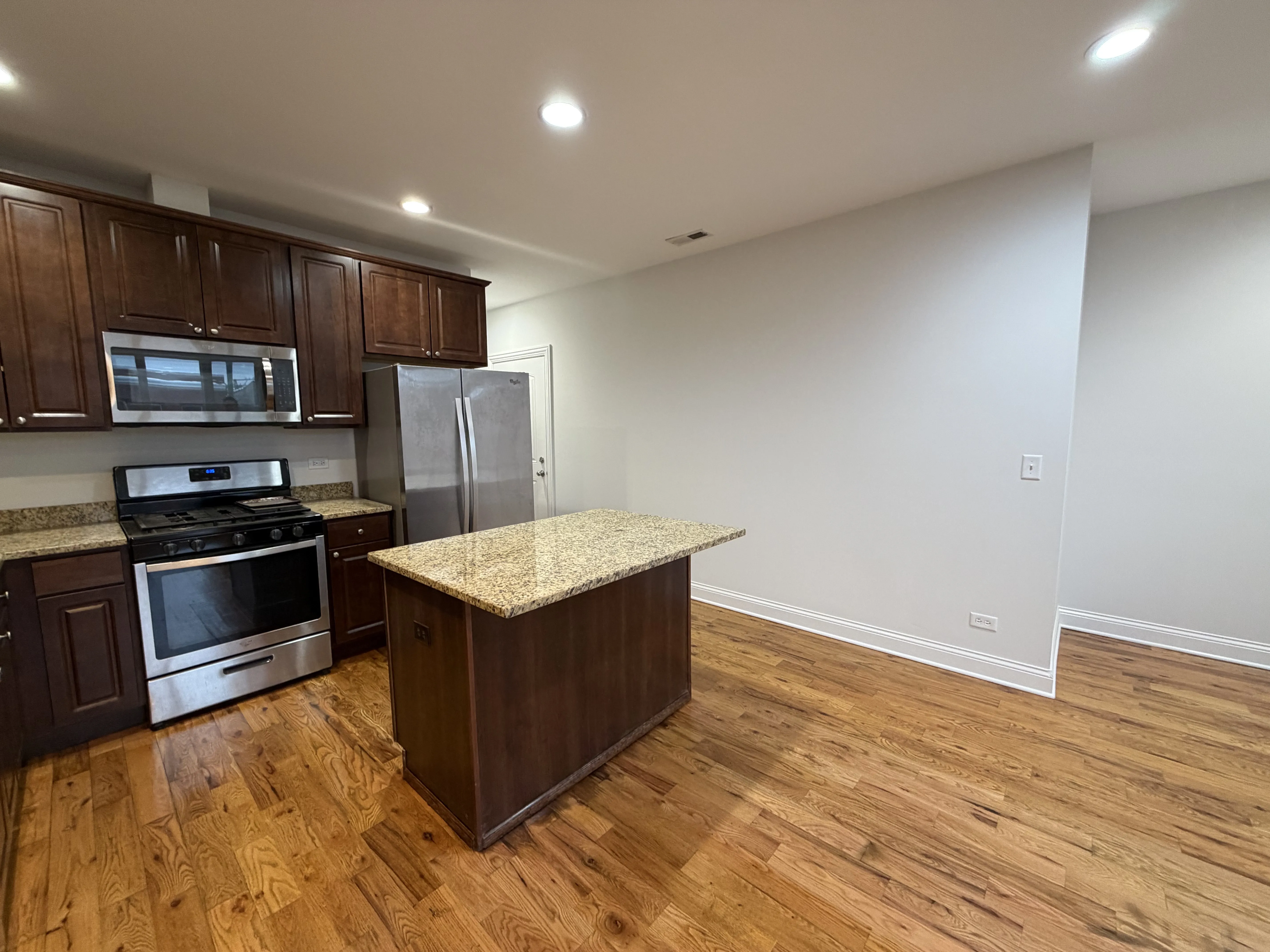 2450 W Diversey Ave, ,  60647, USA 60647-unit#2-Chicago-IL