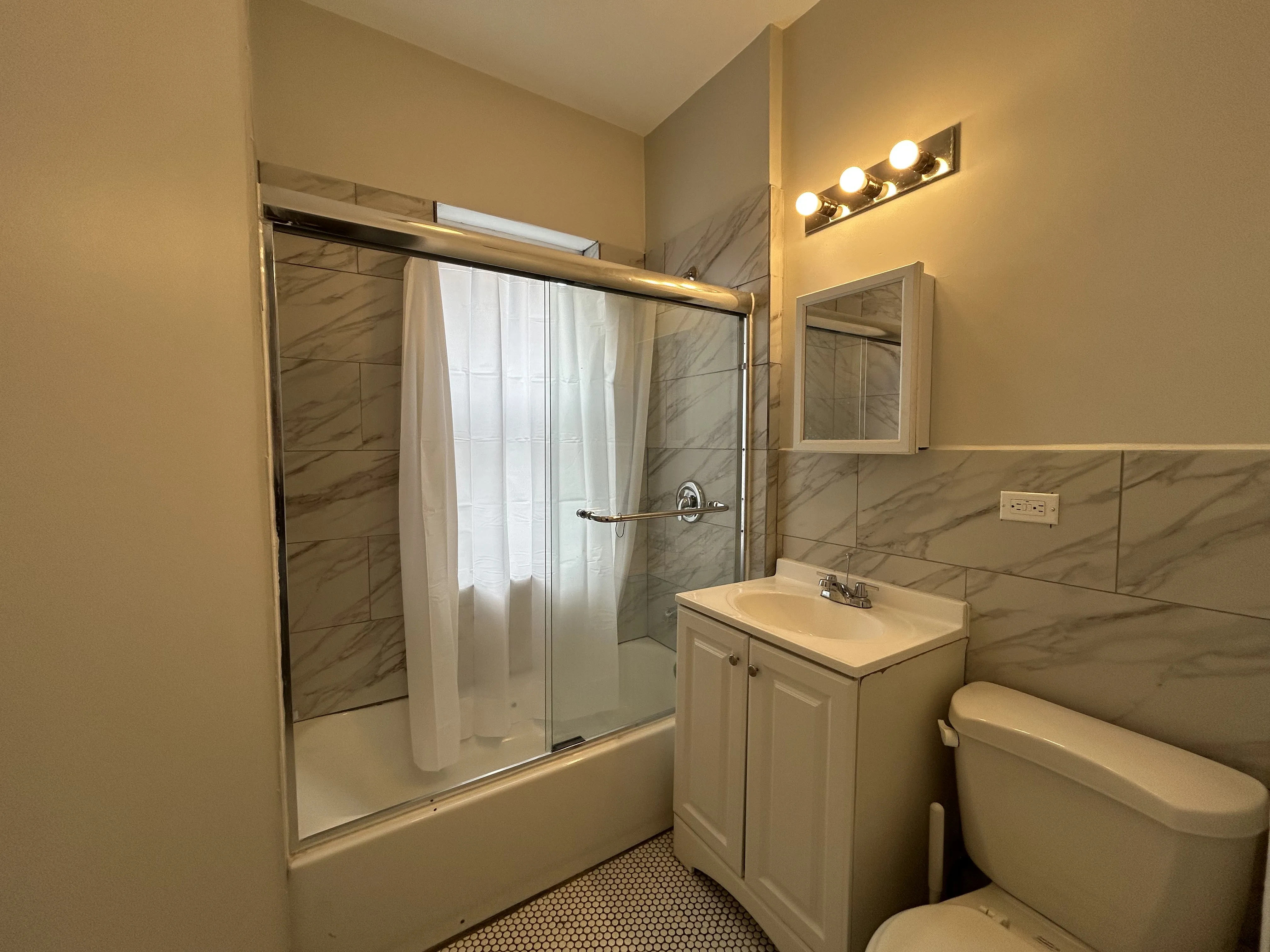 2712 N Milwaukee Ave, , 60647, USA 60646-unit#215-Chicago-IL