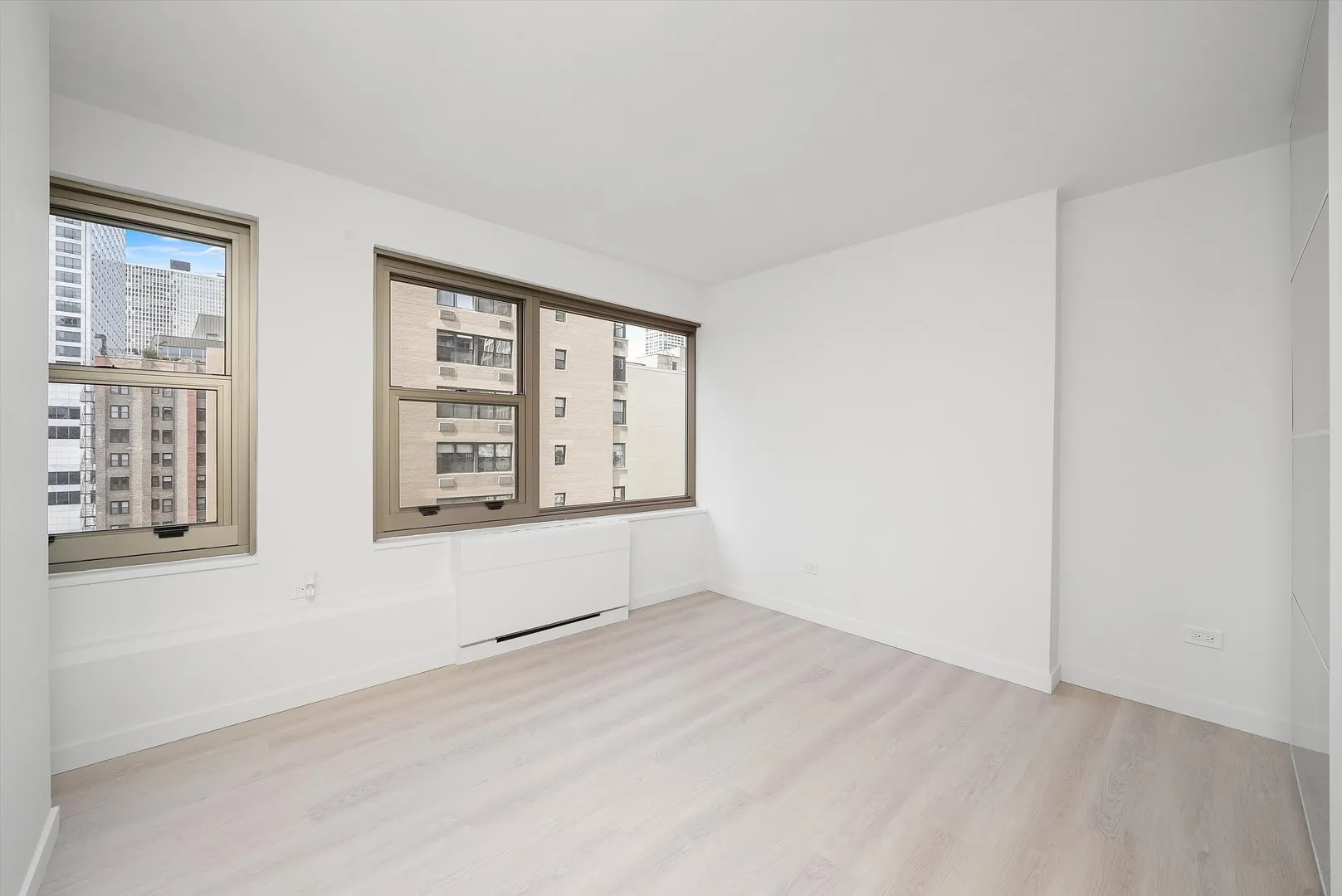 247 E Chestnut St, , 60611, USA 60611-unit#2004-Chicago-IL