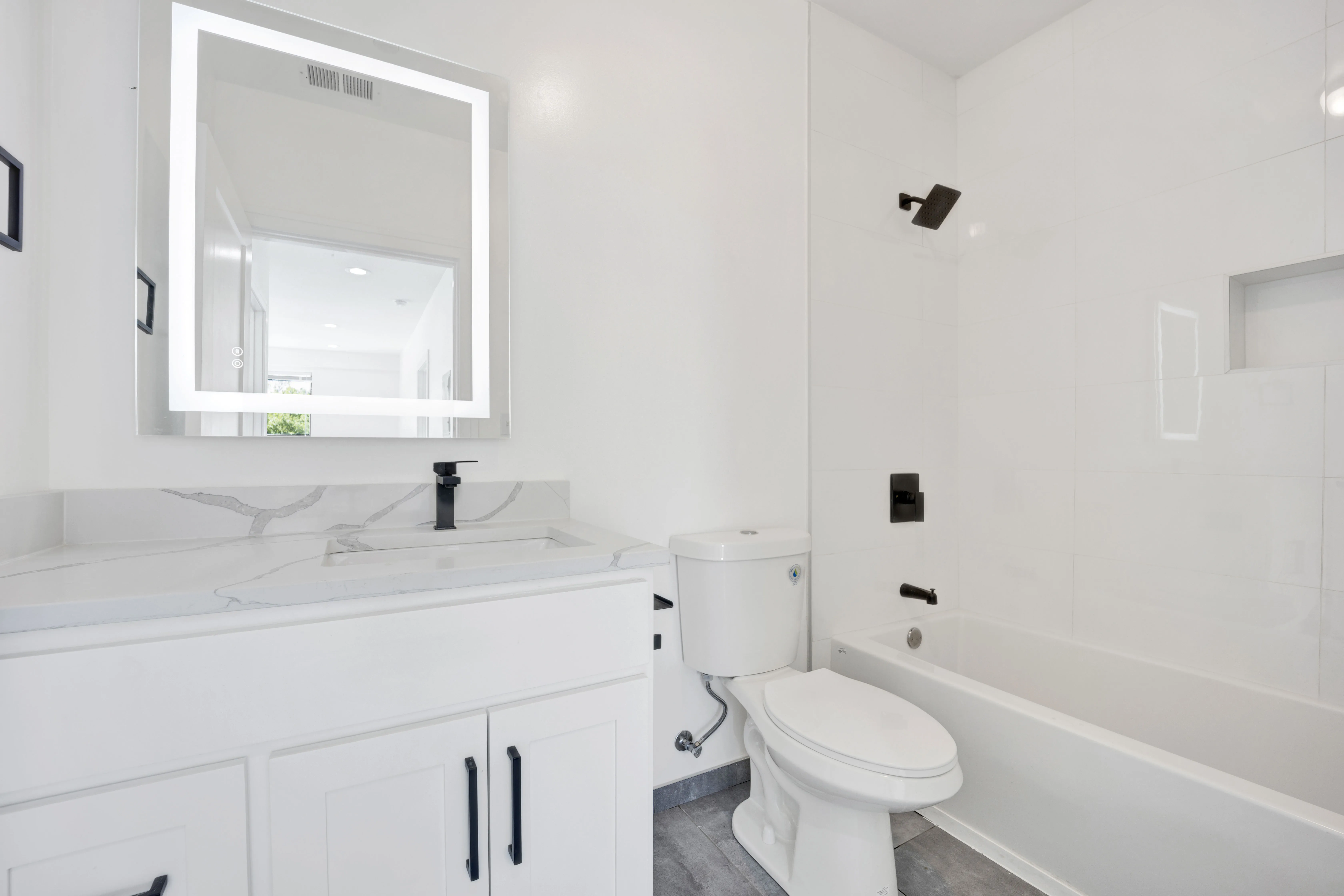 4350 W Lawrence Ave, ,  60630, USA 60630-unit#408-Chicago-IL