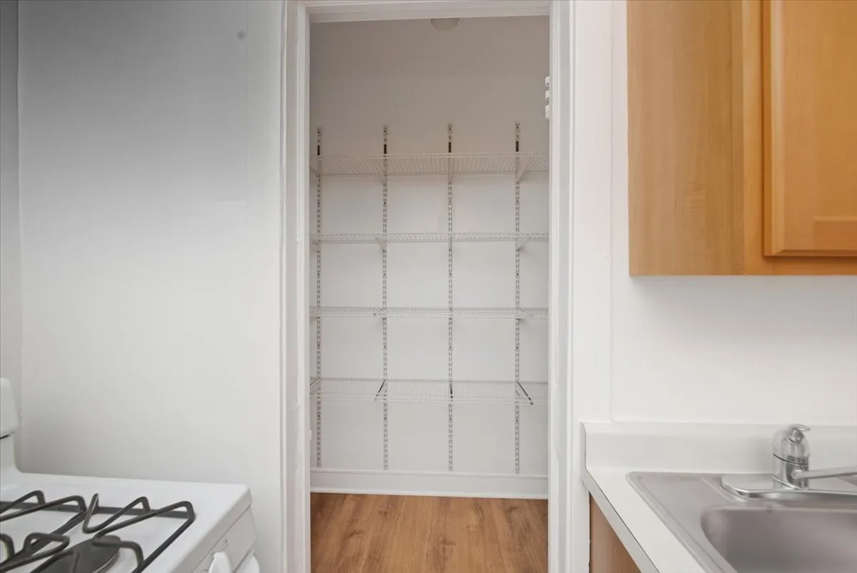 Hinman Ave, ,  60202, USA 60202-unit#2S-Evanston-IL