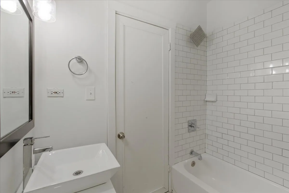 3818 W Irving Park Rd, ,  60618, USA 60618-unit#2-Chicago-IL