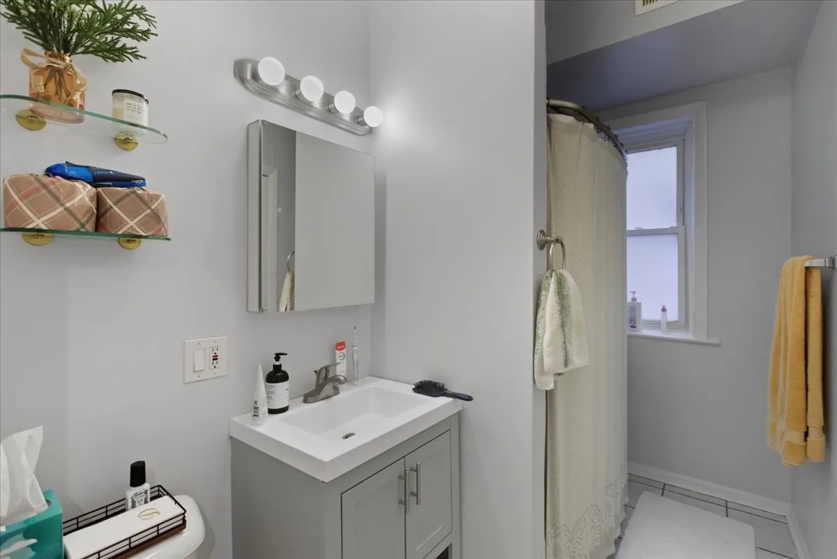 1123 N Christiana Ave, , 60651, USA 60640-unit#2S-Chicago-IL