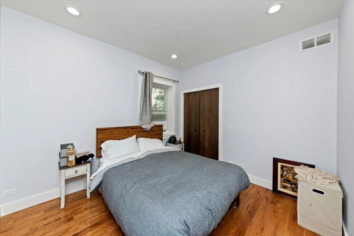 4912 N Washtenaw Ave, Chicago,  60625, USA 60625-unit#1-CHICAGO-IL