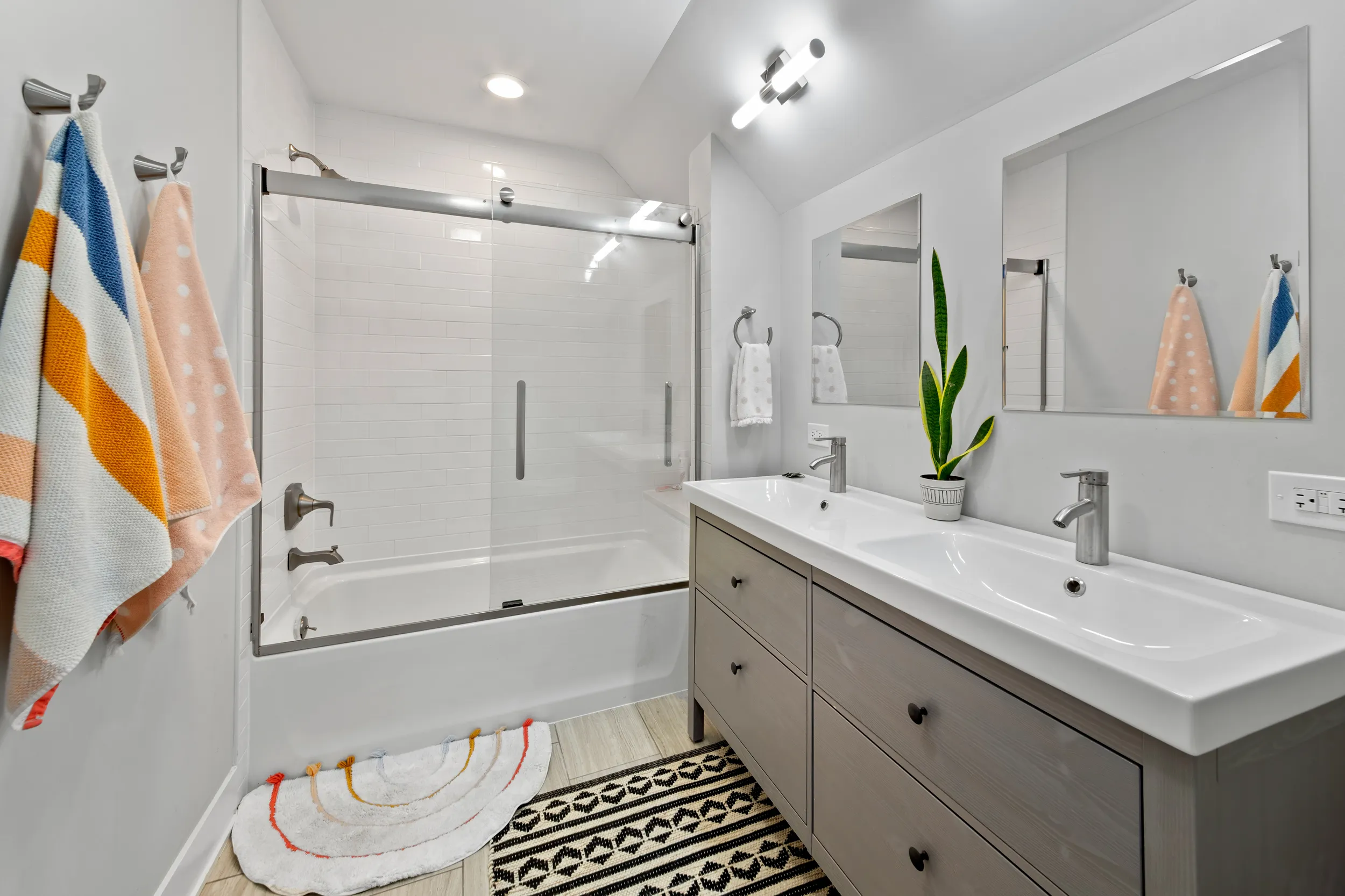 2144 W Shakespeare Ave, , 60647, USA 60647-unit#2R-Chicago-IL