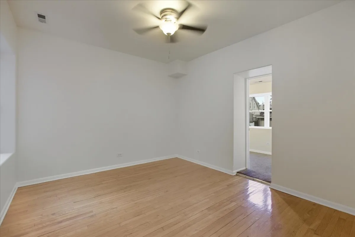 7748 S Yates Blvd, ,  60649, USA 60649-unit#1S-Chicago-IL
