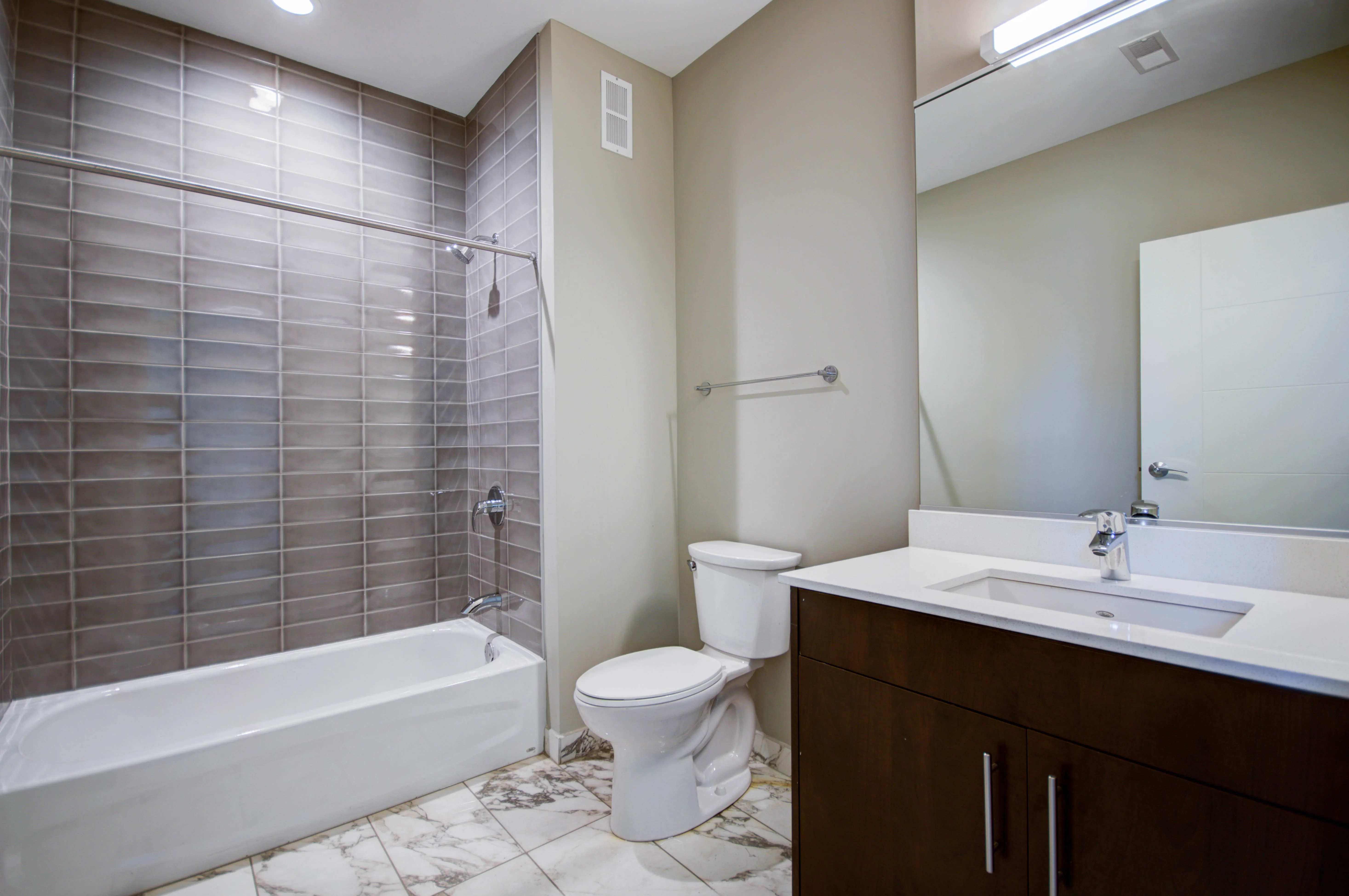 851 W Grand Ave, , 60642, USA 60642-unit#304-Chicago-IL
