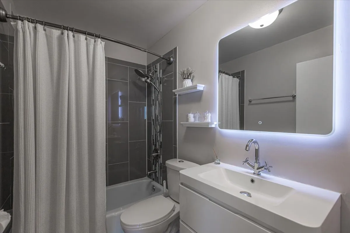 5445 N Sheridan Rd, , 60640, USA 60640-unit#1905-Chicago-IL