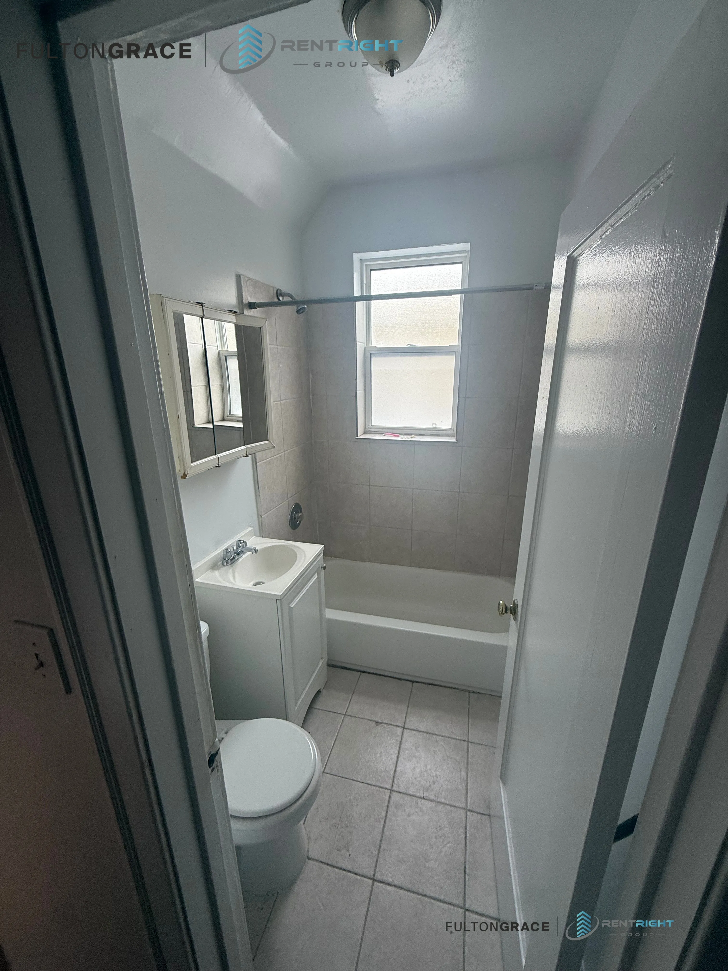 3244 N Pulaski Rd, , 60641, USA 60641-unit#9-Chicago-IL