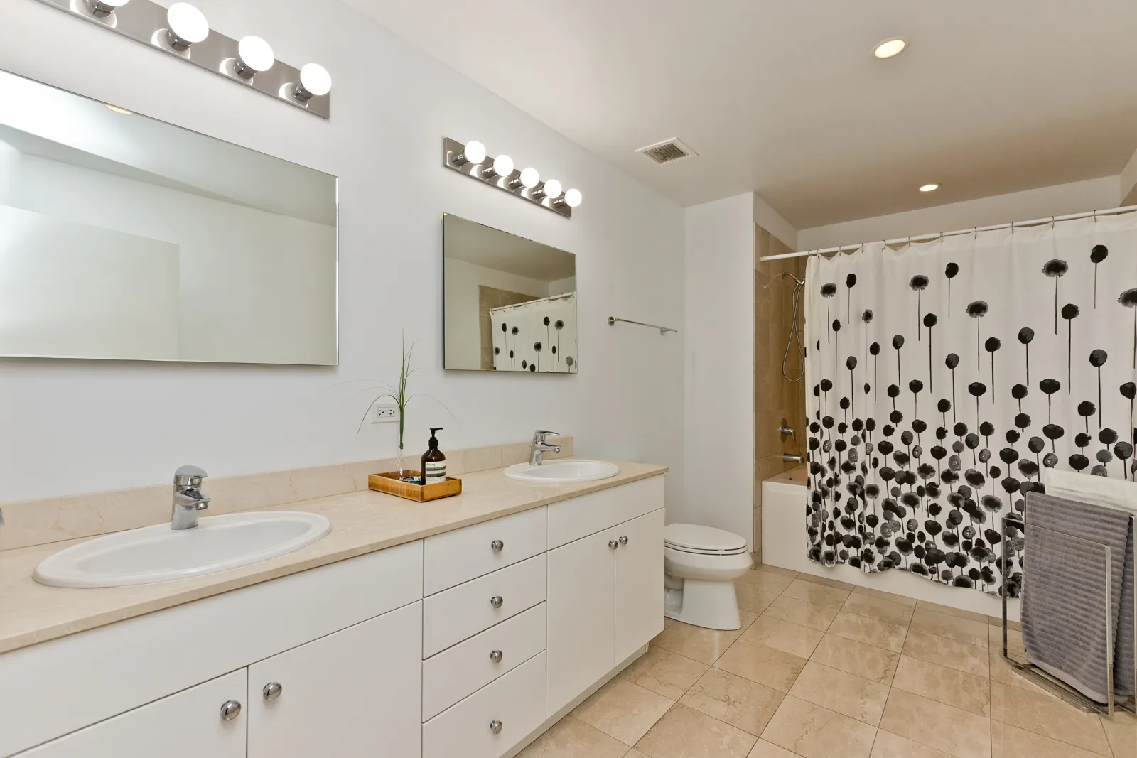 8 E Randolph St, ,  60601, USA 60601-unit#2204-Chicago-IL