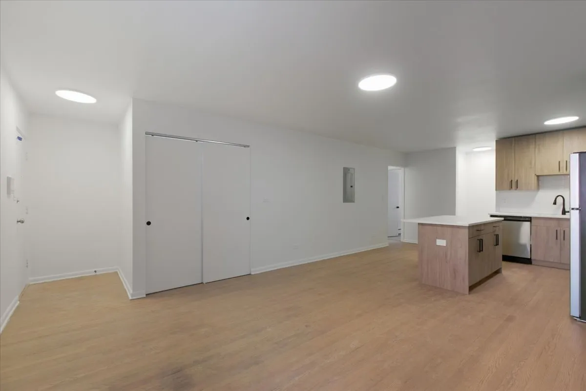 7357 N Winchester Ave, ,  60626, USA 60626-unit#2R-Chicago-IL