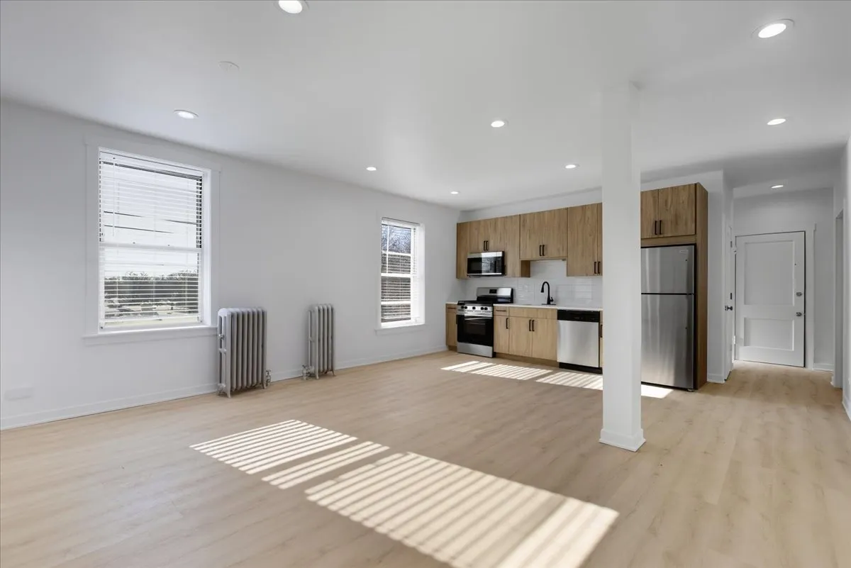 6977 N Bell Ave, ,  60645, USA 60645-unit#2-Chicago-IL