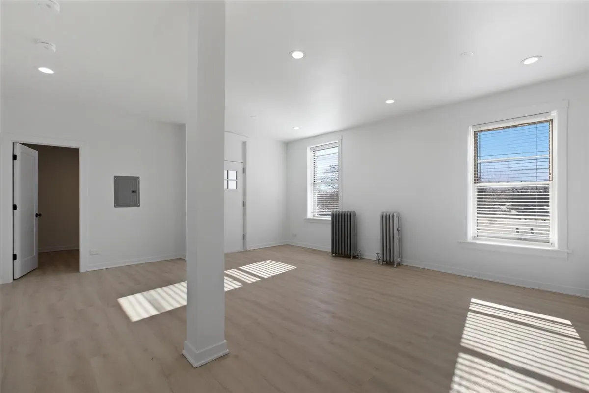 6977 N Bell Ave, ,  60645, USA 60645-unit#2-Chicago-IL