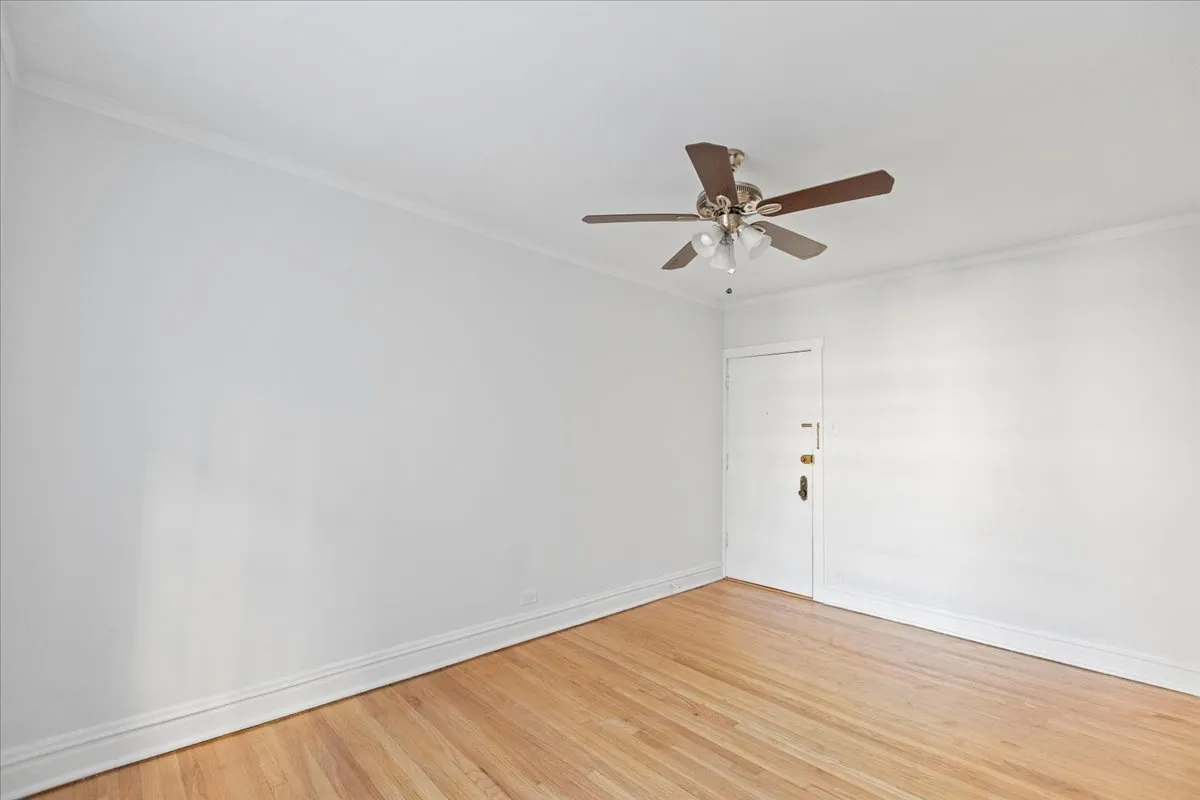 656 W Oakdale Ave, , 60657, USA 60657-unit#2B-Chicago-IL