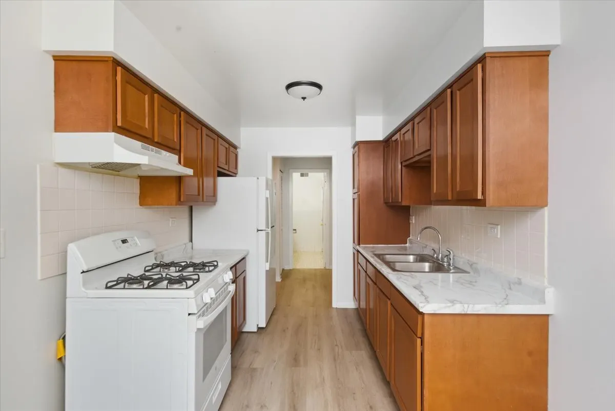 700 McKinley Ave, ,  60060, USA 60060-unit#102-Mundelein-IL