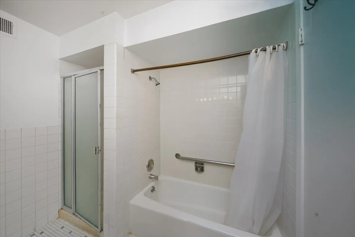 700 McKinley Ave, ,  60060, USA 60060-unit#102-Mundelein-IL