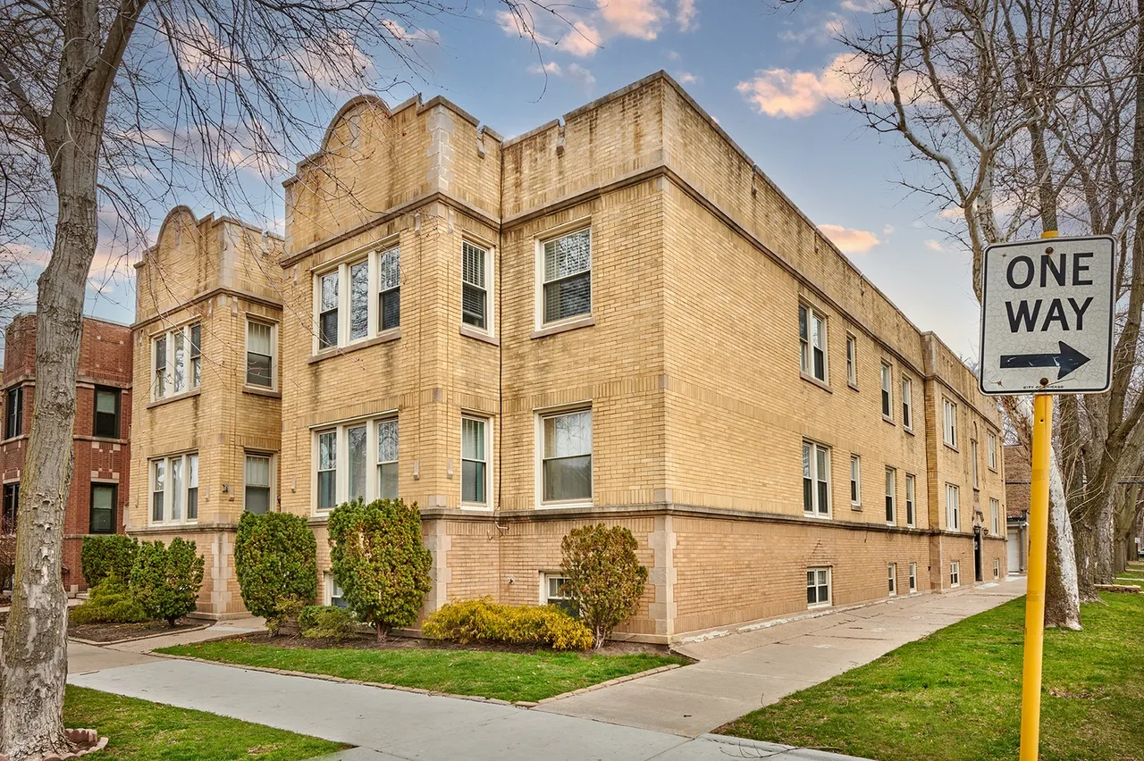 2452 W Ardmore Ave, , 60659, USA 60659-unit#1-Chicago-IL